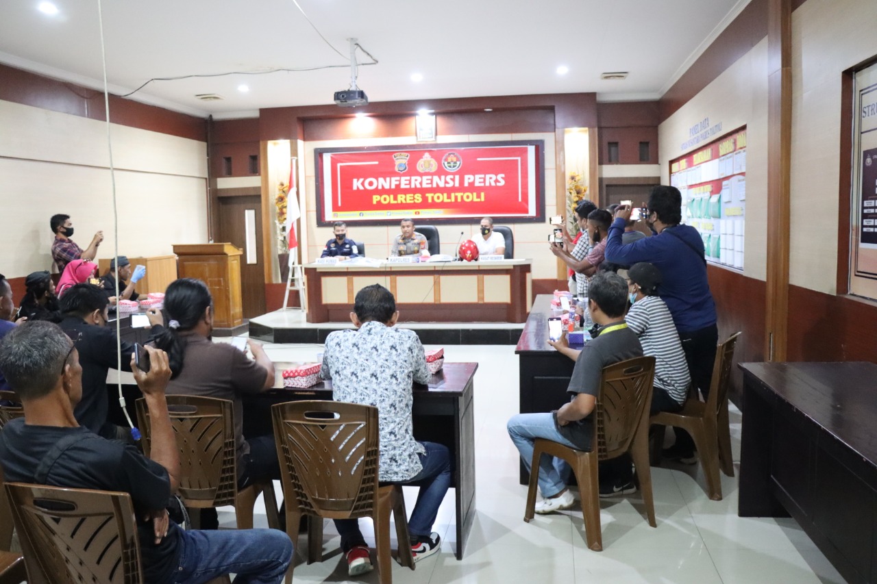 Motif dr Faisal Dokter Faisal