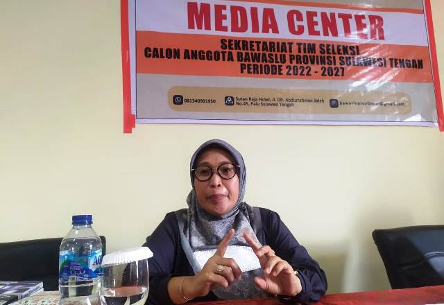 Ratna Dewi Petalolo Ratna Dewi Petalolo