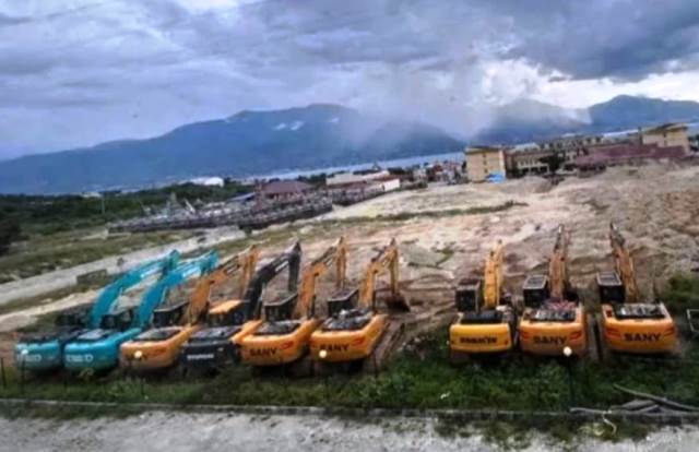 10 Excavator PETI Sungai Tabong