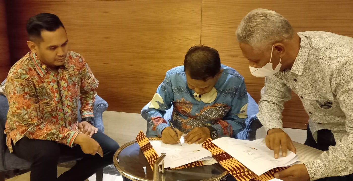 Gubernur Sulteng Teken MOU Cambridge University