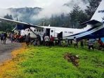 Pesawat Tergelincir di Papua Pesawat SAM Air