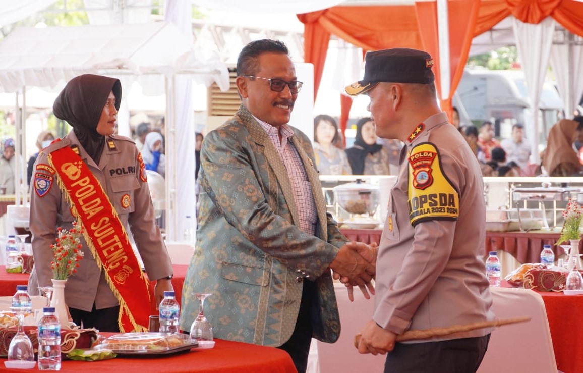 Bakti Sosial DPRD Sulteng Adi Pitoyo