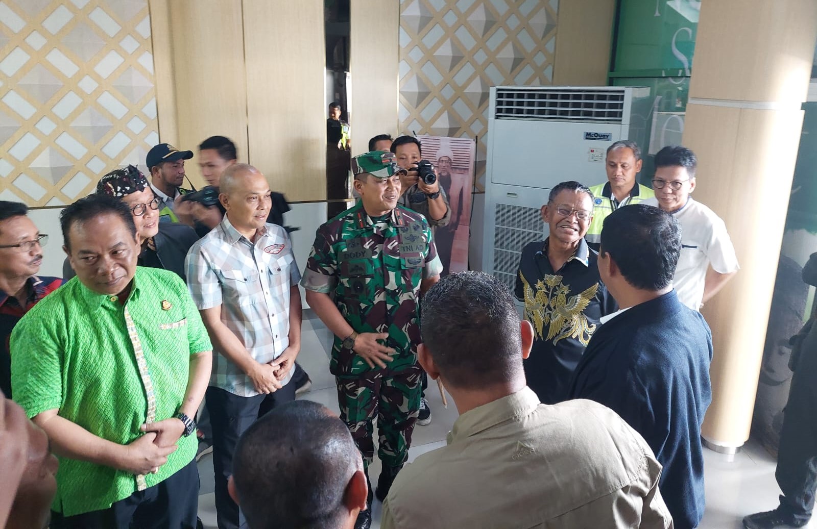 Gubernur Sambut Mentan Gubernur Rusdy