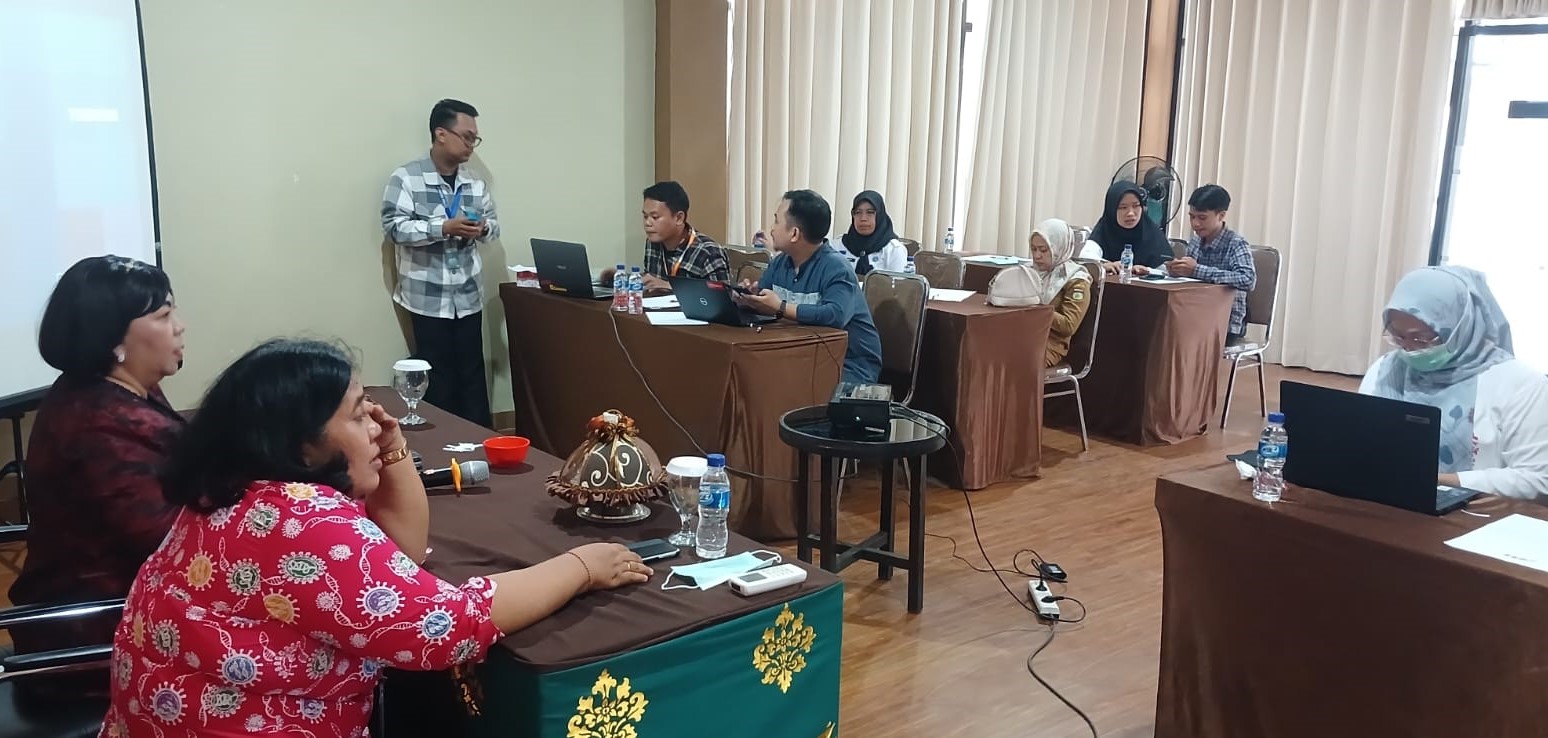 Direktur Eksekutif PKBI Sulteng
