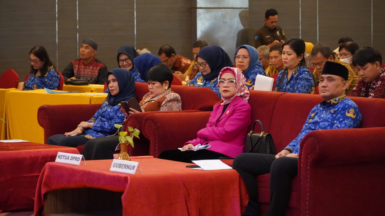 Ketua DPRD Sulteng (1) Ketua DPRD Sulteng